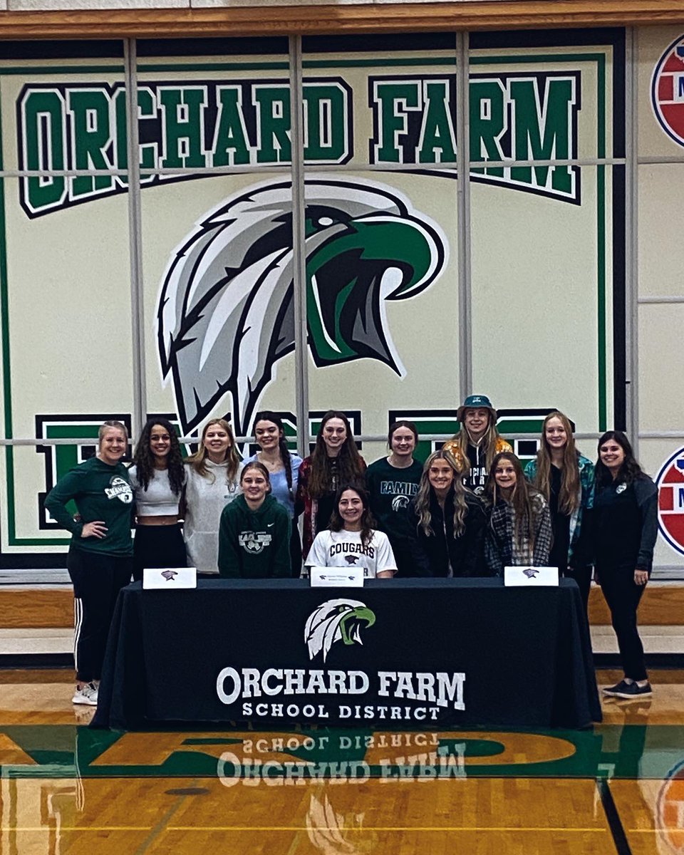 charlize_w00's tweet photo. I am excited to announce my commitment to St. Charles Community College where I will continue my athletic and academic career! I’d love to thank my parents, coaches and teammates who have guided me along this journey! Go Cougars!! 
@StChasWSoccer https://t.co/oXVVBOOc5W