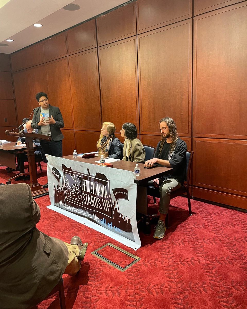 PAStandsUp's tweet image. We had an amazing day with our partners at @PplsAction hosting a legislative briefing with @SenatorSaval and @SenBobCasey on the spectacular work to protect and expand #WholeHomeRepairs!