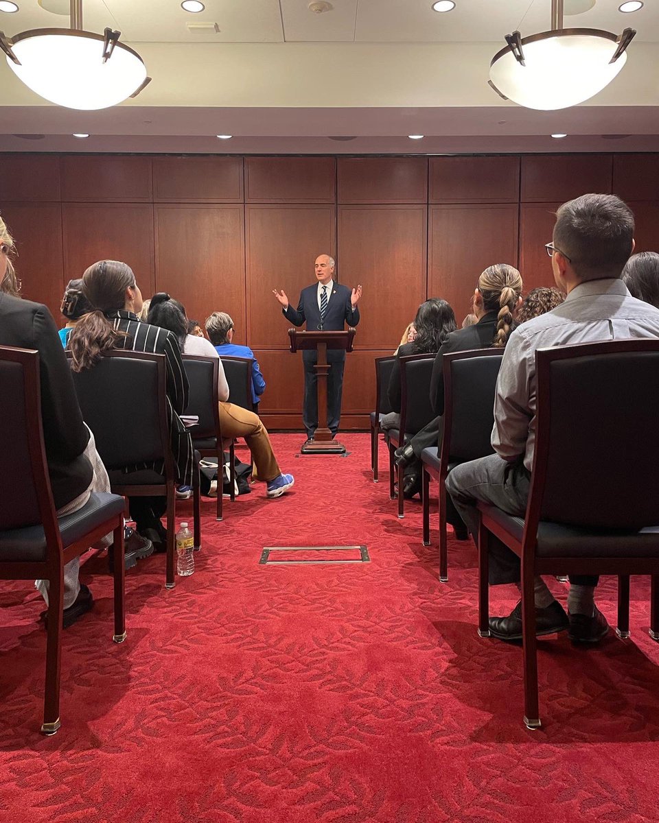 PAStandsUp's tweet image. We had an amazing day with our partners at @PplsAction hosting a legislative briefing with @SenatorSaval and @SenBobCasey on the spectacular work to protect and expand #WholeHomeRepairs!