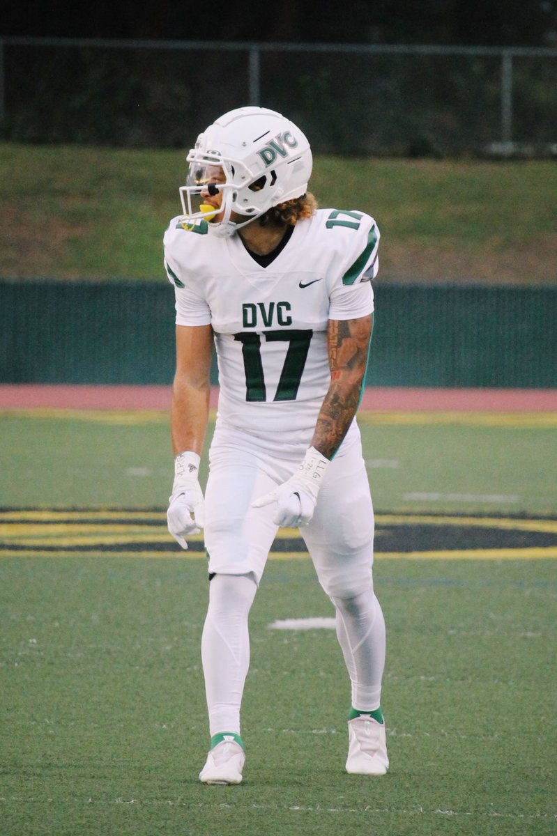 javoni_g's tweet photo. Thank You! @dvc_football1 
1st Team All Bay 6 Conference Wr 
1x NorCal Offensive POTW
47 Catches, 840 Yds, 10 TDs
Top 10 WR in CCCAA
Final Juco Tape.
Hudl link: https://t.co/GhrgZrlkmp https://t.co/hRWjqwSp2f