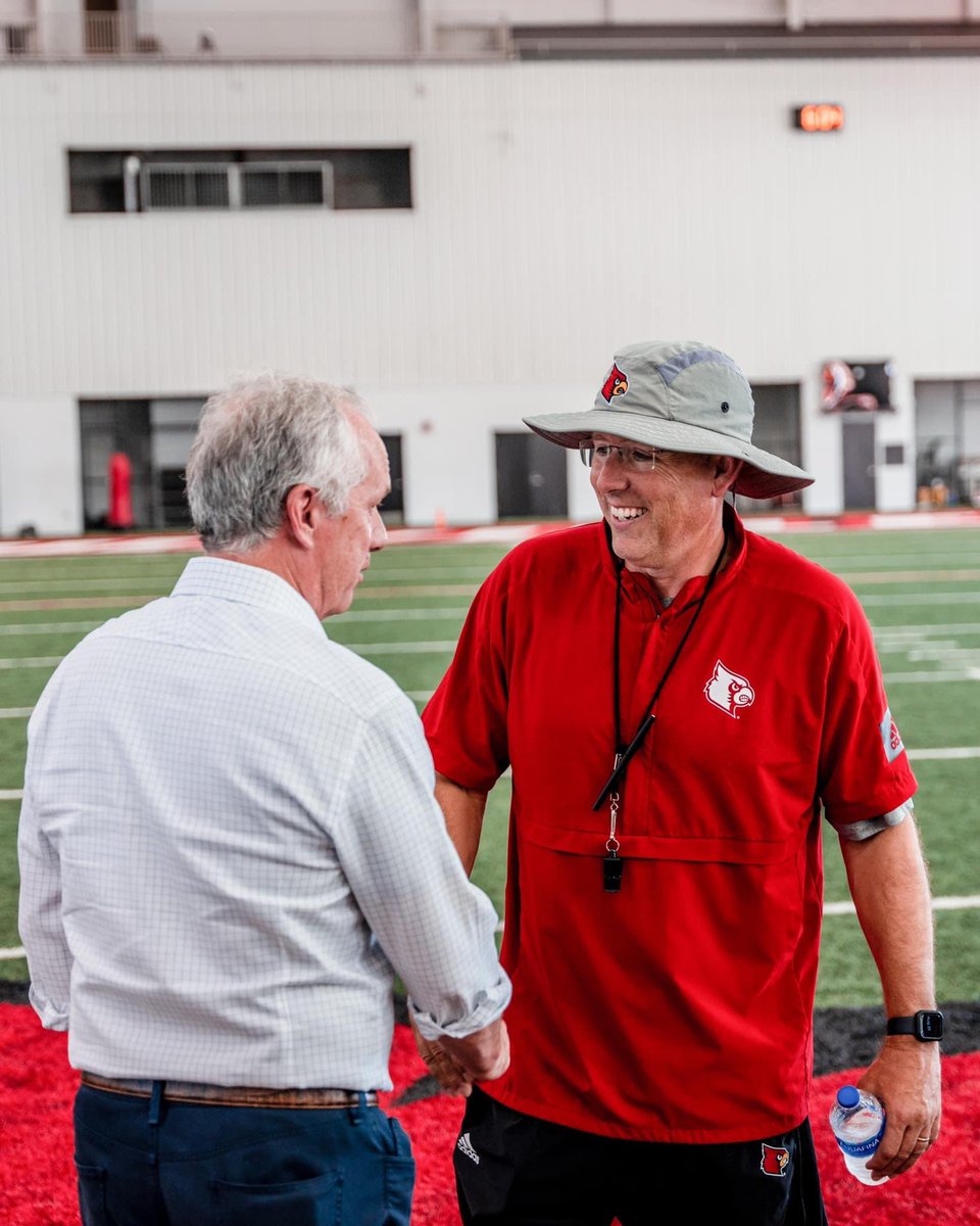 cschmidt316's tweet photo. @RickMillsJr @howielindsey We already had that coach. Didn’t work… https://t.co/UroHVkOBCW