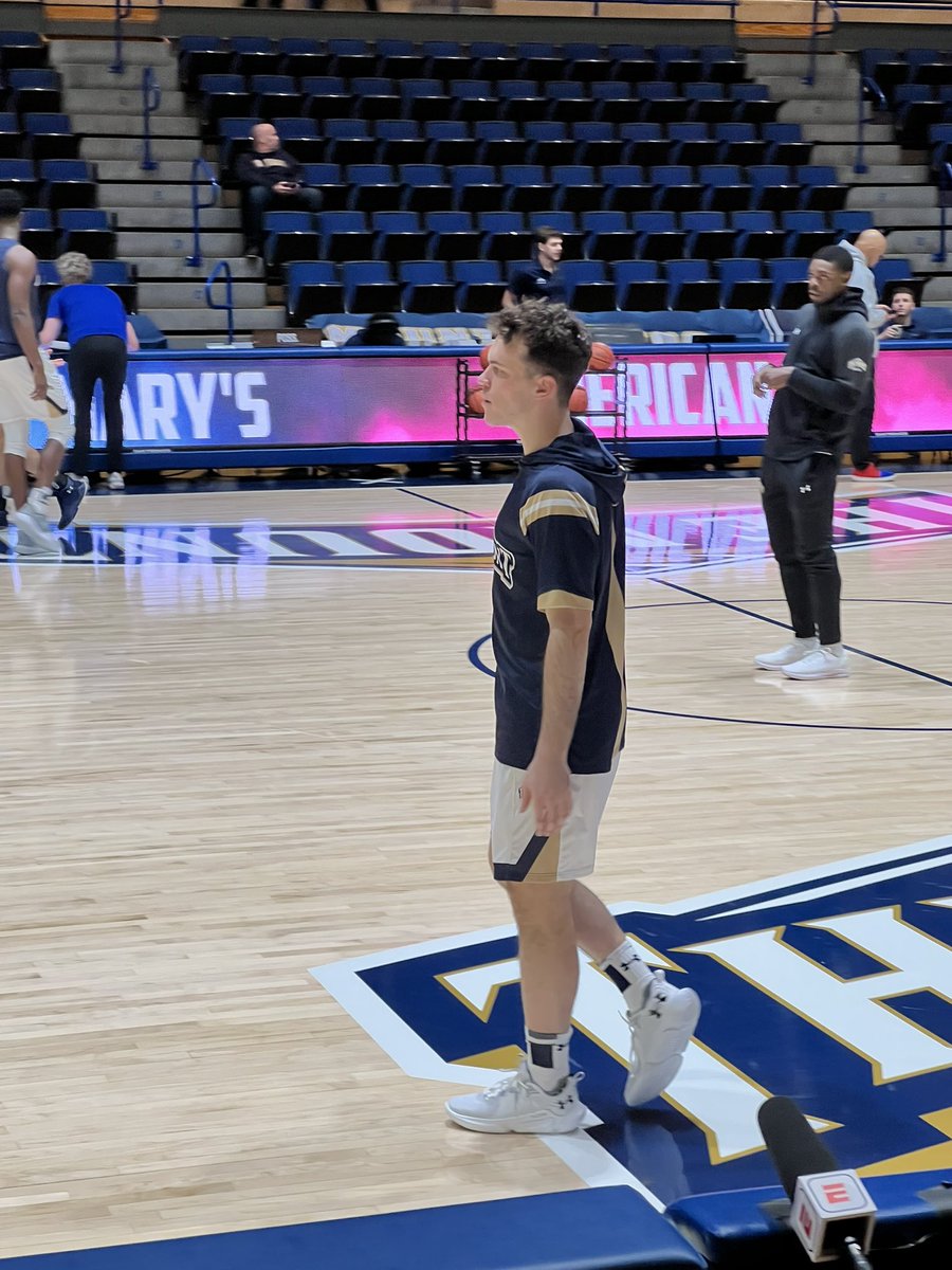 duncan990305's tweet photo. Here at The Mount supporting the Mountaineers &amp; DeMatha Alumni @justingielen #OneDeMatha🔵🔴🦌🙏🏽  @The_king2A @DReneRJR @drdetailsdmv https://t.co/UJKKFL6neT