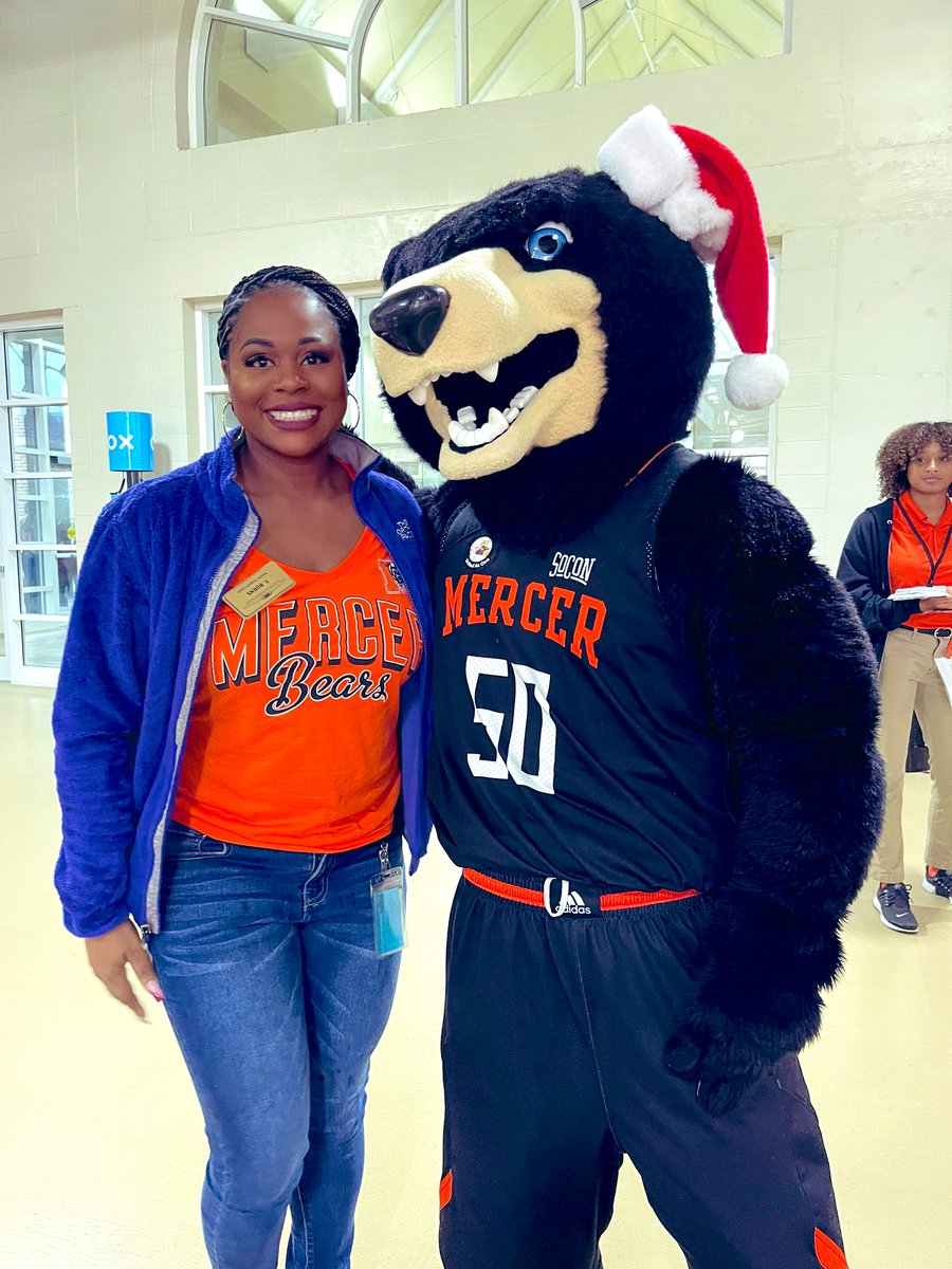 TylerrBurnss's tweet photo. We had so much fun at the Mercer basketball game today! 🏀 🐻 #4thGradeRocks ♥️ https://t.co/frObyf6MM8