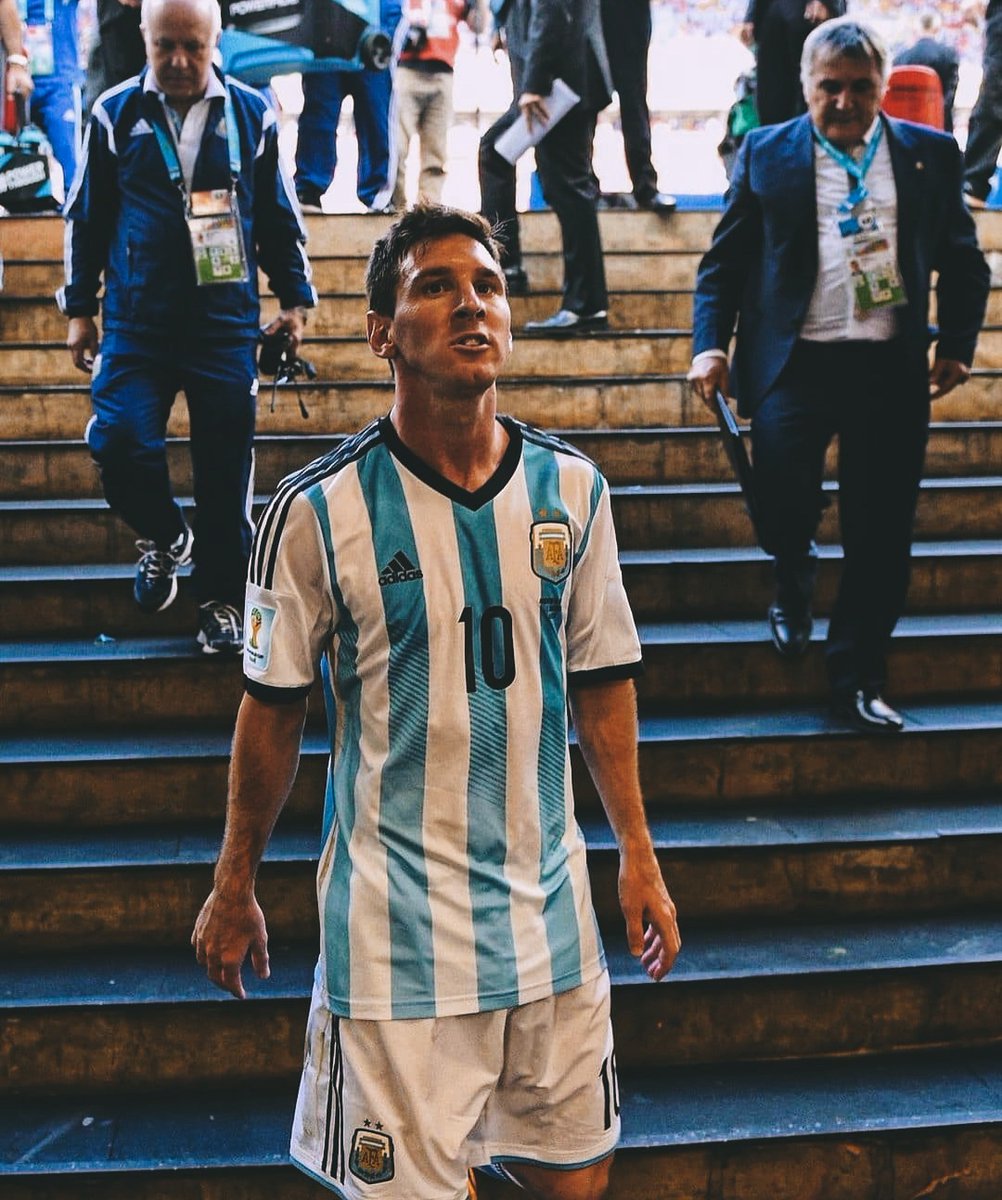 Qué larga se hace la espera para verte jugar, Leo.