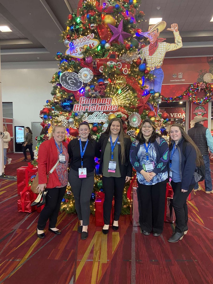 Please read about my most recent trip with #psuaged23! thewholetreewithholtry.blogspot.com/2022/12/viva-l…