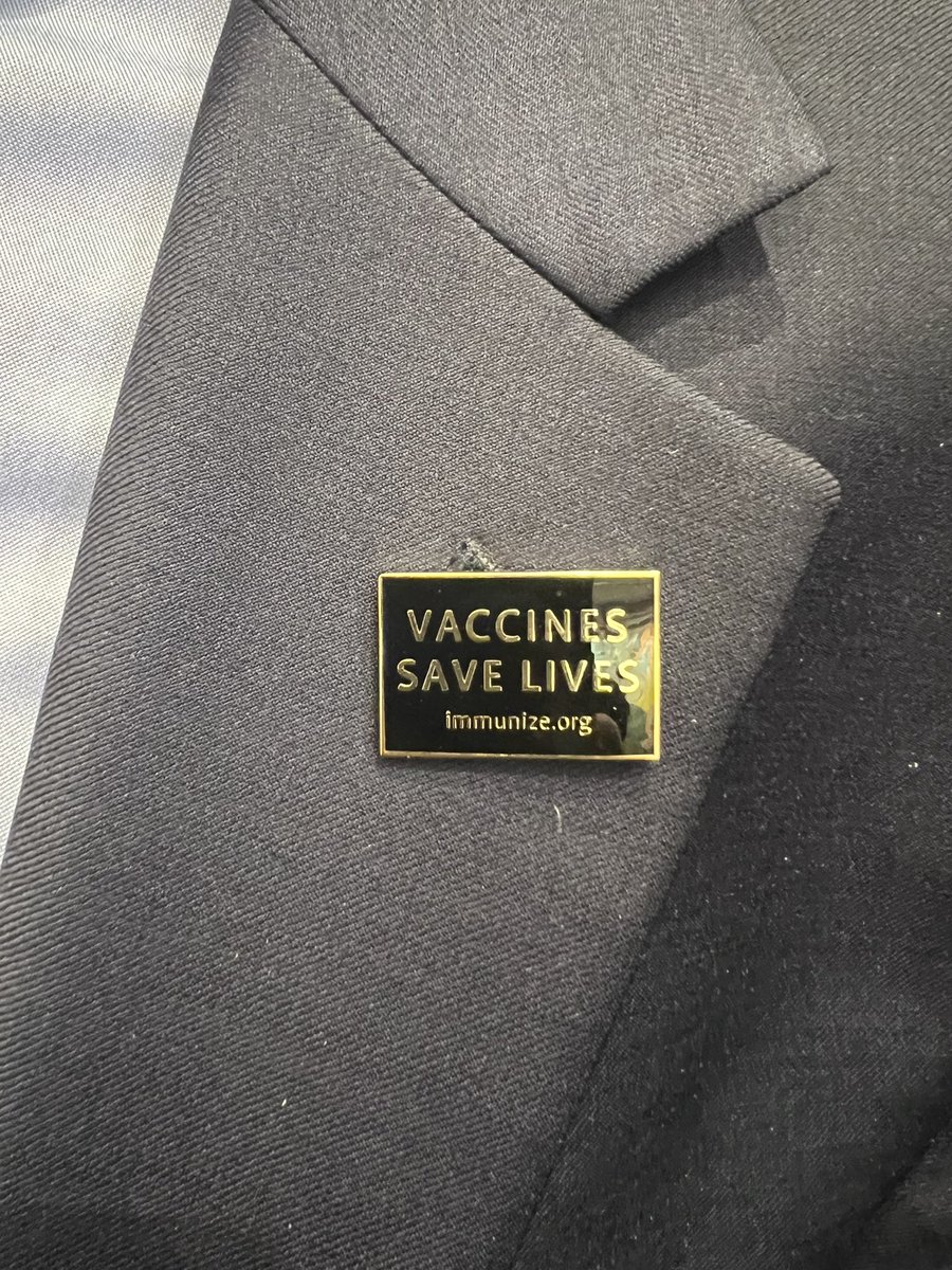 @FarrayeIBD PSA: #VaccinesSaveLives Get your pin on your white coat at: bit.ly/VaxSaveLivesPin #IBD patients benefit from early, proactive immunization! 👌🏾 @ryanungaro @gilkaplan @DrJessicaA @FITWITMD