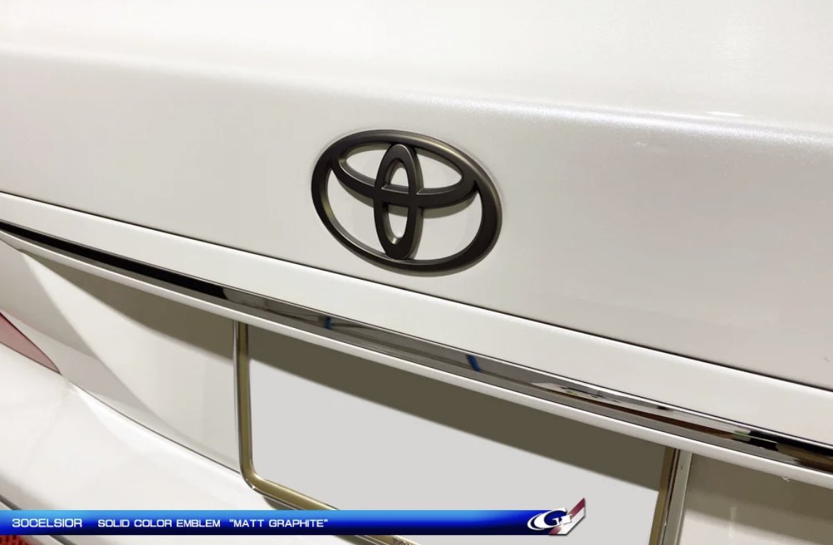 Grazio_Design's tweet image. 憧れでした…🥹✨
30セルシオ後期モデルでのエンブレムデアソベ。
最新マットグラファイトインストール👍
ありがとうございました。
（横浜市M様）

#エンブレム #トヨタマーク
#ls430 #グラージオ