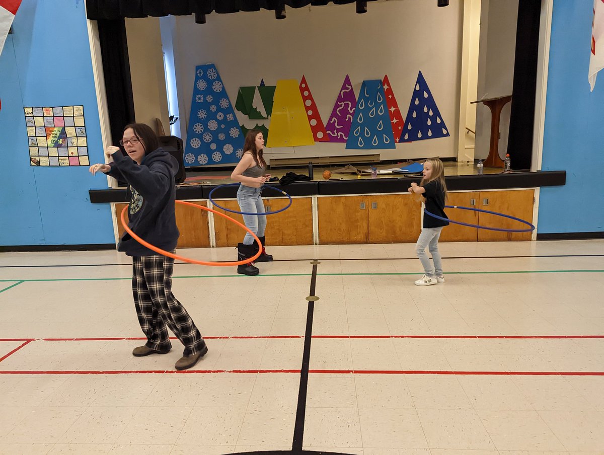 Centreville Academy (@cacougars179) on Twitter photo 🎵"Me, I want a hula hoop"🎵
Hooping competition between our Gr. 8 gym drop-in helpers and a Gr. 3 student. The Gr. 3 student won! <a href="/ActiveSchoolsNL/">ActiveSchoolsNL</a> <a href="/CSHBTNLESD/">Comprehensive School Health Behaviour Team NLESD</a> #joyfulmovement 🎵"Me, I want a hula hoop"🎵
Hooping competition between our Gr. 8 gym drop-in helpers and a Gr. 3 student. The Gr. 3 student won! <a href="/ActiveSchoolsNL/">ActiveSchoolsNL</a> <a href="/CSHBTNLESD/">Comprehensive School Health Behaviour Team NLESD</a> #joyfulmovement