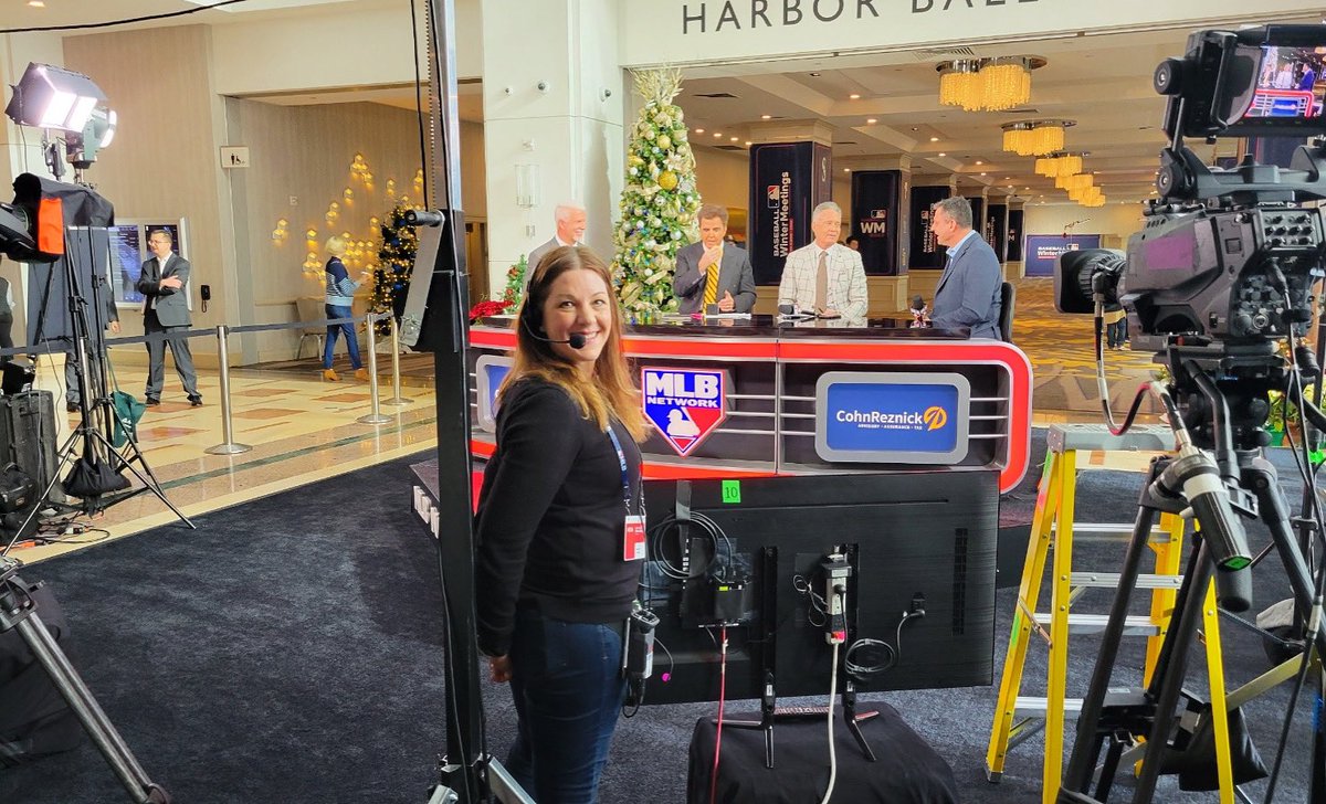 MediaMelanie's tweet photo. Thanks to my friend and co-worker Dave Silver for the pic! Day 3 of the MLB Winter Meetings. 🎥⚾️
#stagemanager #baseball #mlb #local795 #setlife #productionstills https://t.co/XgsGtc31be