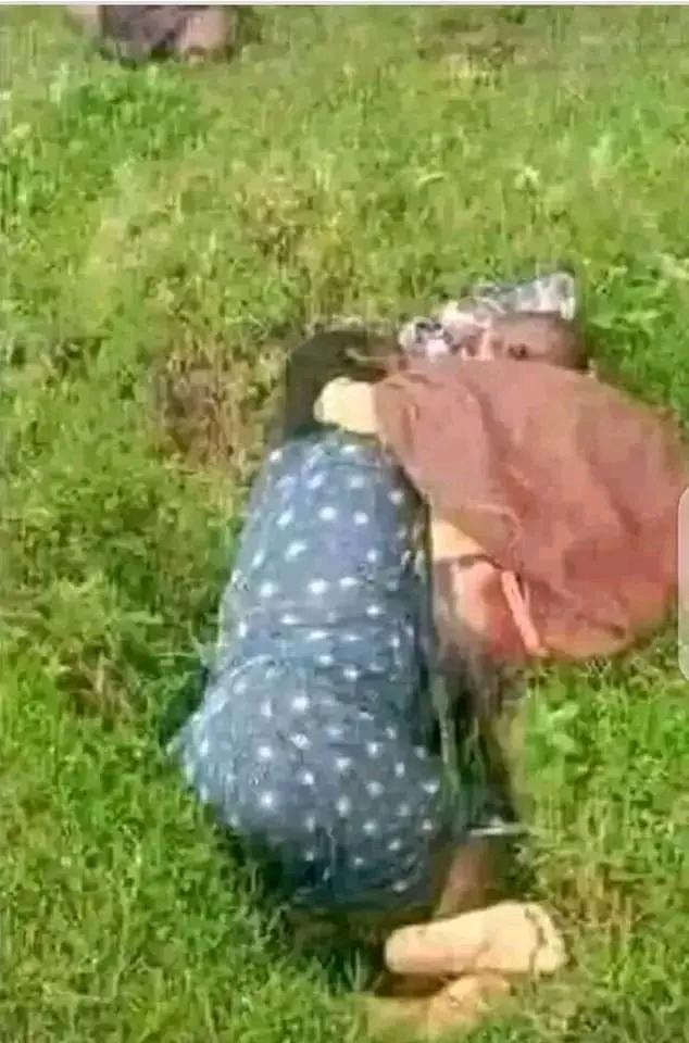 Amanbiede's tweet photo. The defeated TPLF is no longer capable of fighting bc it's decimated. The next best alternative is to use soft targets in Ethiopia &amp; abroad. They want to normalize killings &amp; lawlessness. Abroad, they wish to disintegrate our communities &amp; Churches. Look at the selfies #NoMore https://t.co/vPR7IeAsaa