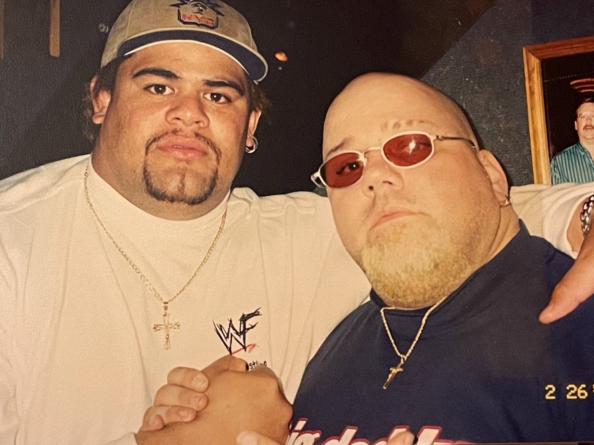 bigdaddyGOC's tweet photo. R.I.P.🙏Brother #UltimateUce #SamoanDynasty #BloodLine🩸#photo #Trending #WWERaw #WWE #SmackDown https://t.co/jbXTM06llf