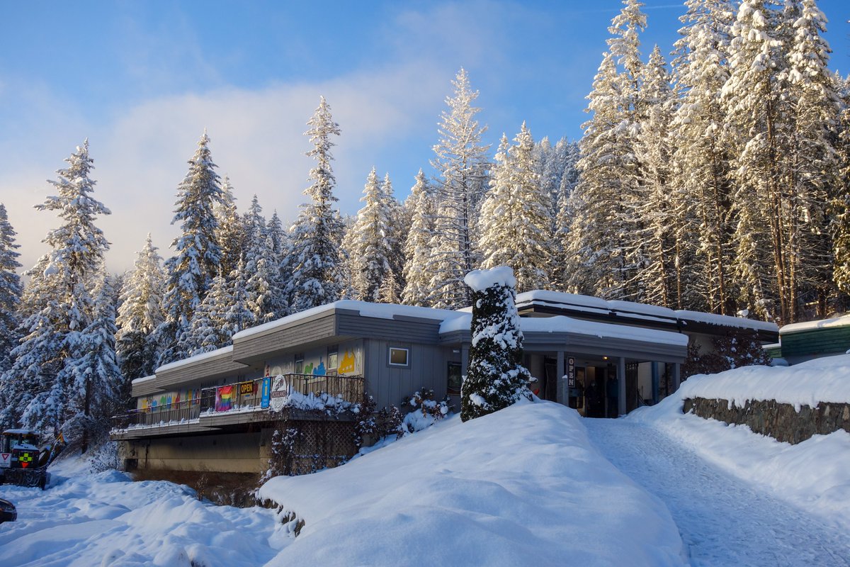 Did you know the Rossland Museum &amp; Discovery Centre is also home to the Rossland Visitor Centre <a href="/ExploreRossland/">Rossland Visitor Centre</a>? With that aspect of operations, we offer free Wi-Fi, public washrooms, and coffee/tea by donation - as well as maps, brochures and visitor info. Drop in to say hello!