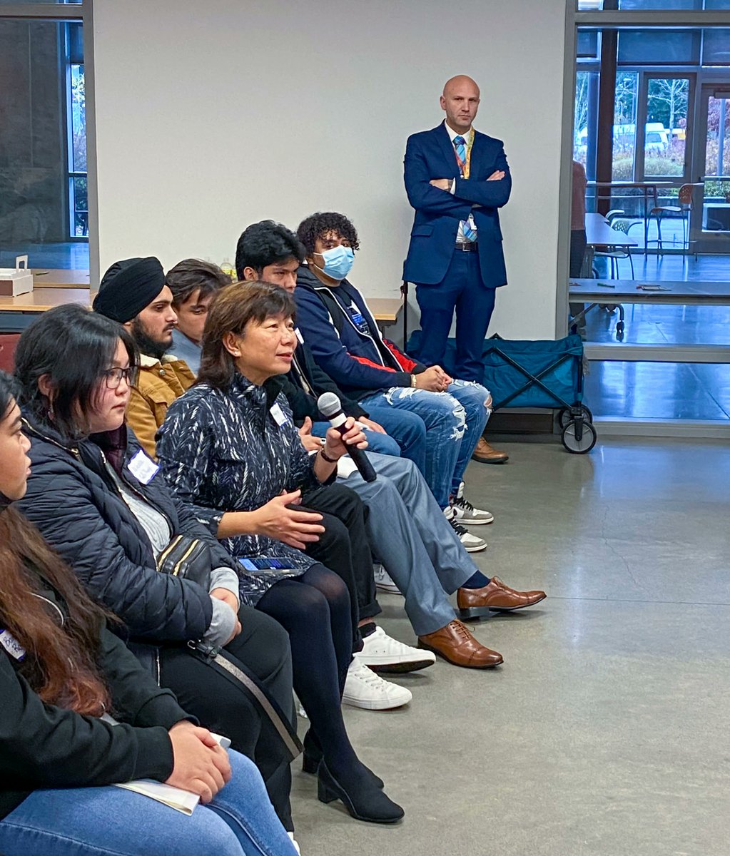 FWPS210's tweet photo. Recently, over 100 FWPS @incubatoredu Entrepreneurship scholars and teachers from our high schools participated in our first ever Hybrid INC Business Share Back Event. A team presented their business ideas and received feedback from INCubator Alumni across the U.S. @UnchartedLRNG https://t.co/Oz0lNOFEY8