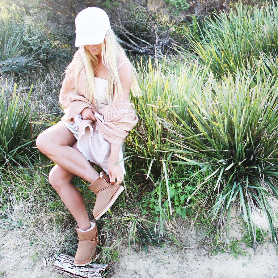 WaratahUgg's tweet photo. WARATAH UGG Unisex water resistant Ankle Zip Boot 

#waratahugg #southcoastnsw #sheepskin #moruya #australian #fashion #ugg #uggs #uggboots #uggslides #footwear #womensboots #mensfashion #mensboots  #boots #slippers #flipflops #zipboot #tallboot #waterresistant #scuffs https://t.co/rOUn6l3fj3