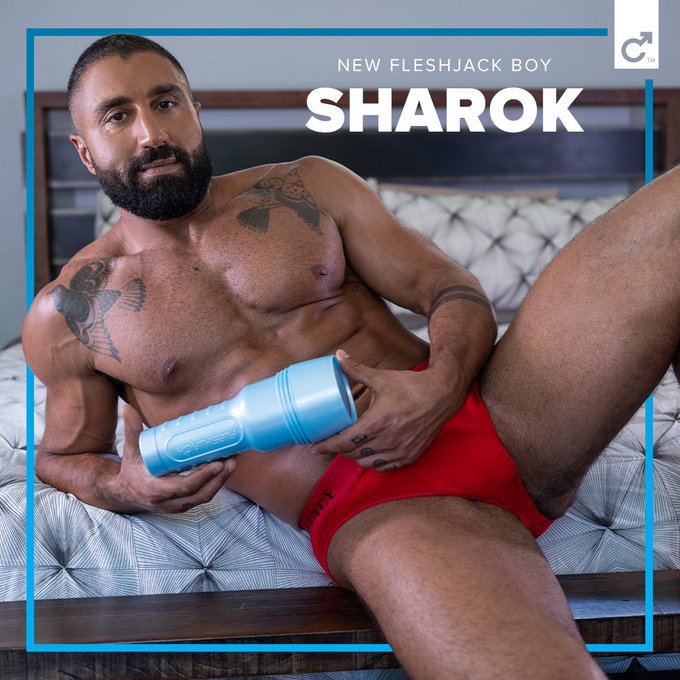 You've lusted after him for years & now this sexy Persian top is yours to take home! Welcome @TheSharok