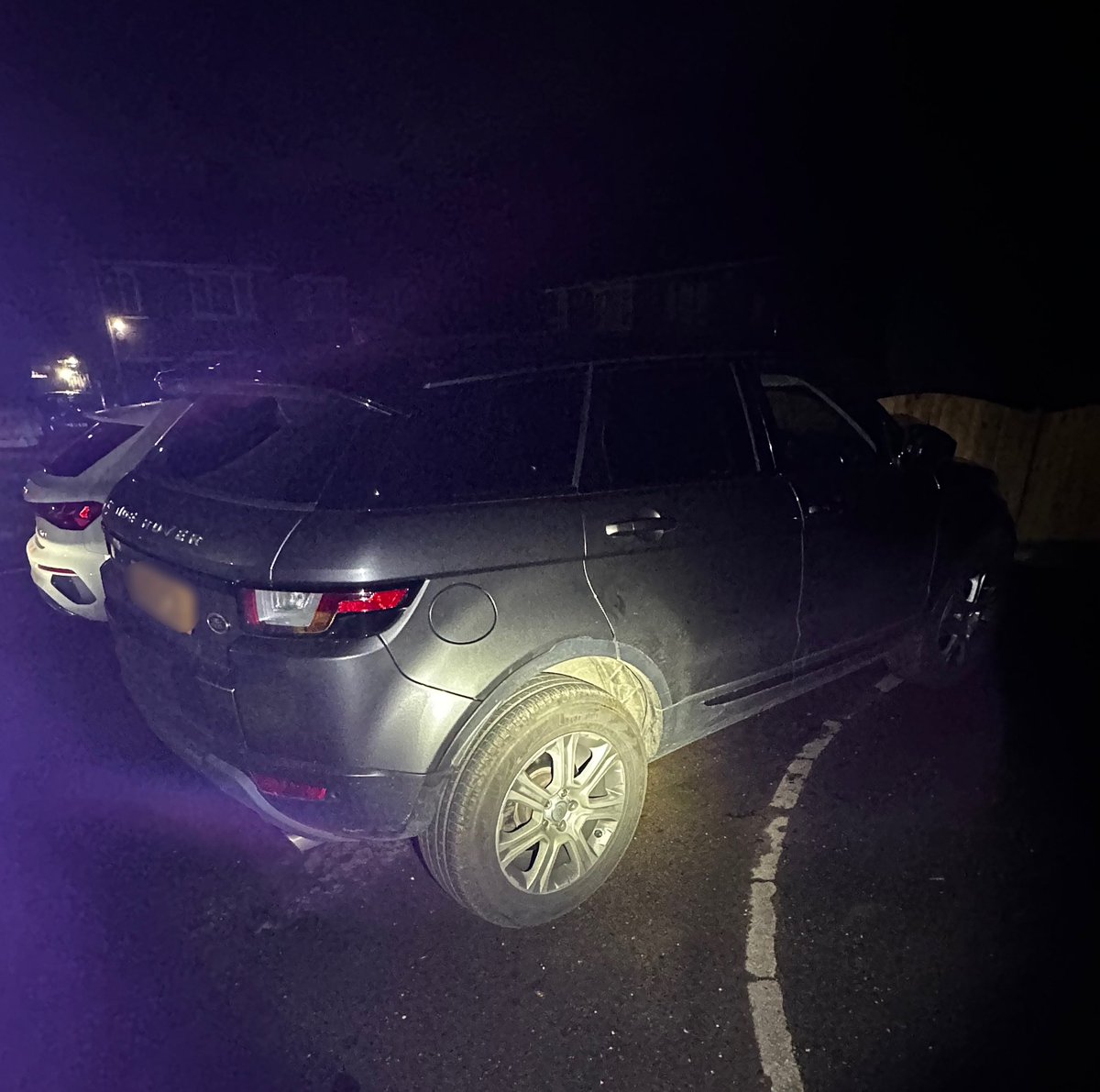 Working in conjunction with @SYPOperations on the Killamarsh / South Yorks border this afternoon. Intelligence led deployment led to a sighting of this motor. Short pursuit with cloned stolen Range Rover, decamp, one running, one arrested and vehicle recovered. #teamwork