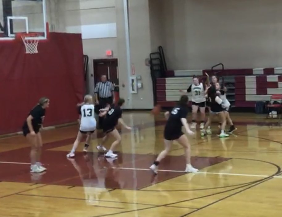 ORGirlsHoops's tweet photo. Thanks to @AthleticCougars and Coach Lincoln for coming to the Dog Pound to scrimmage today! The competition and work put in today will help both teams get ready for the regular season!
#GetBetterEveryday
#WeNotMe https://t.co/6eaTfwdry9