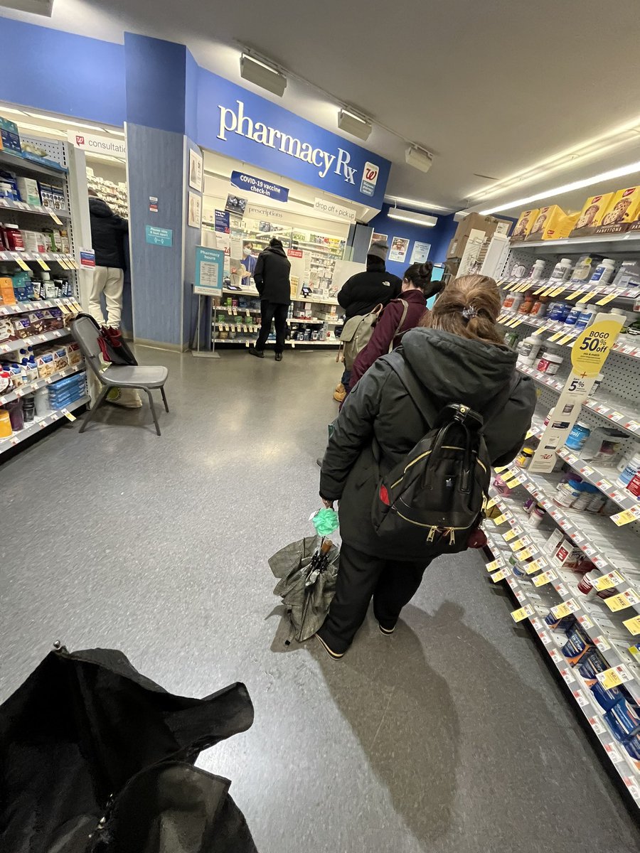 AmyBalbierz's tweet photo. .@Walgreens 3506 Broadway Astoria, NY 11106, pharmacists and pharmacy techs need help. https://t.co/D4dT4fjVeB