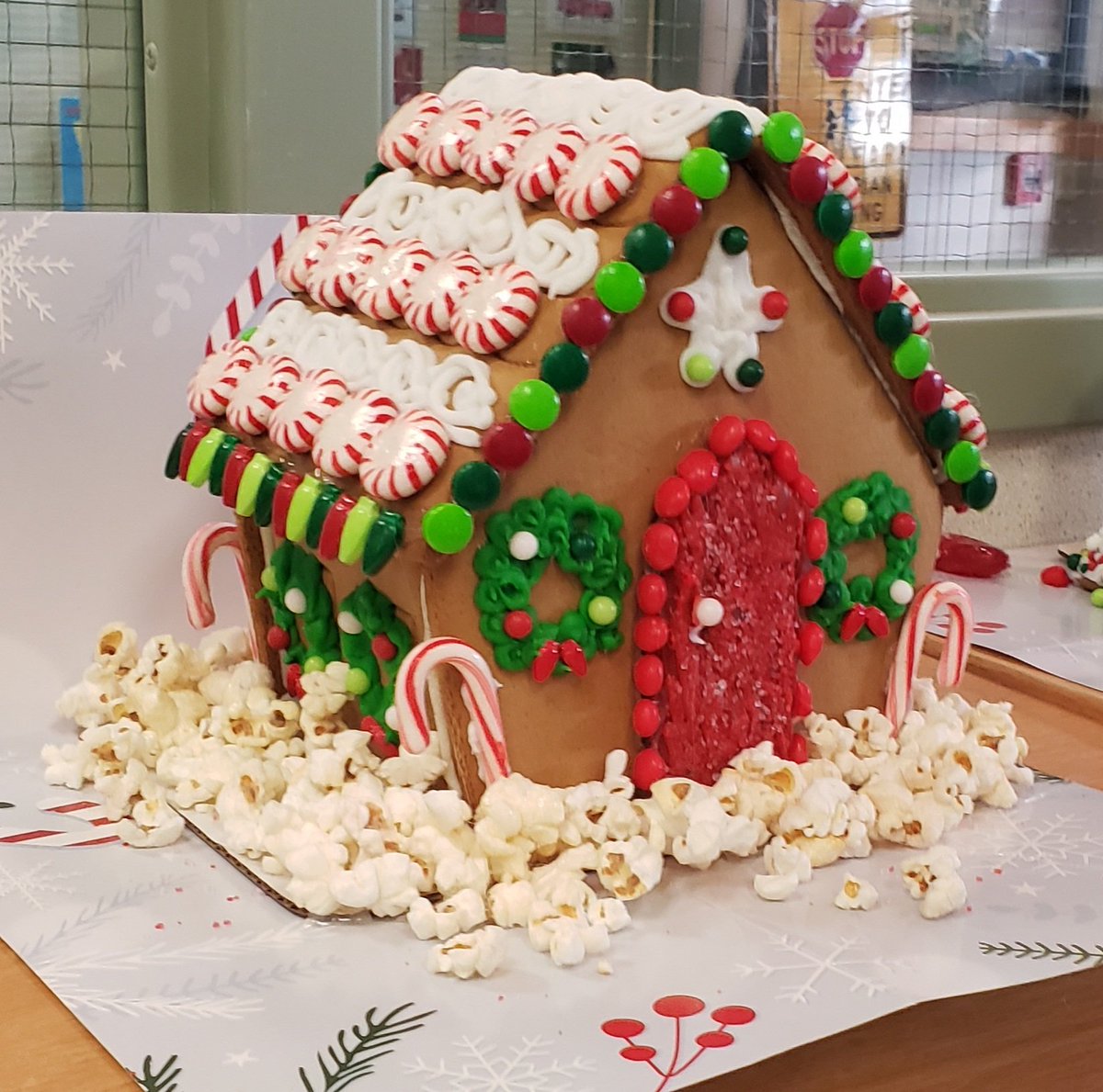 Misty Newton (@misty_d_newton) on Twitter photo My kind of faculty meeting! 4th grade takes their gingerbread skills seriously! <a href="/bulverdecreek/">BCE Texans #WeAreBulverdeCreek</a> What do you think? My kind of faculty meeting! 4th grade takes their gingerbread skills seriously! <a href="/bulverdecreek/">BCE Texans #WeAreBulverdeCreek</a> What do you think?