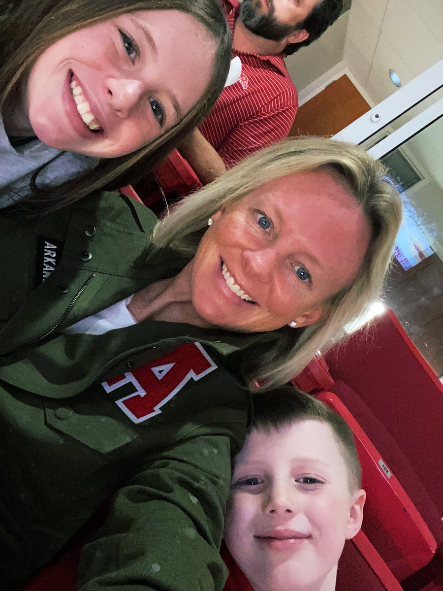 Kim Blew tweet media