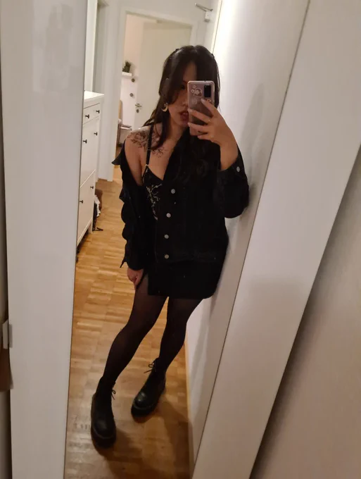 Tried this witchy style for a concert today and quite loved it  