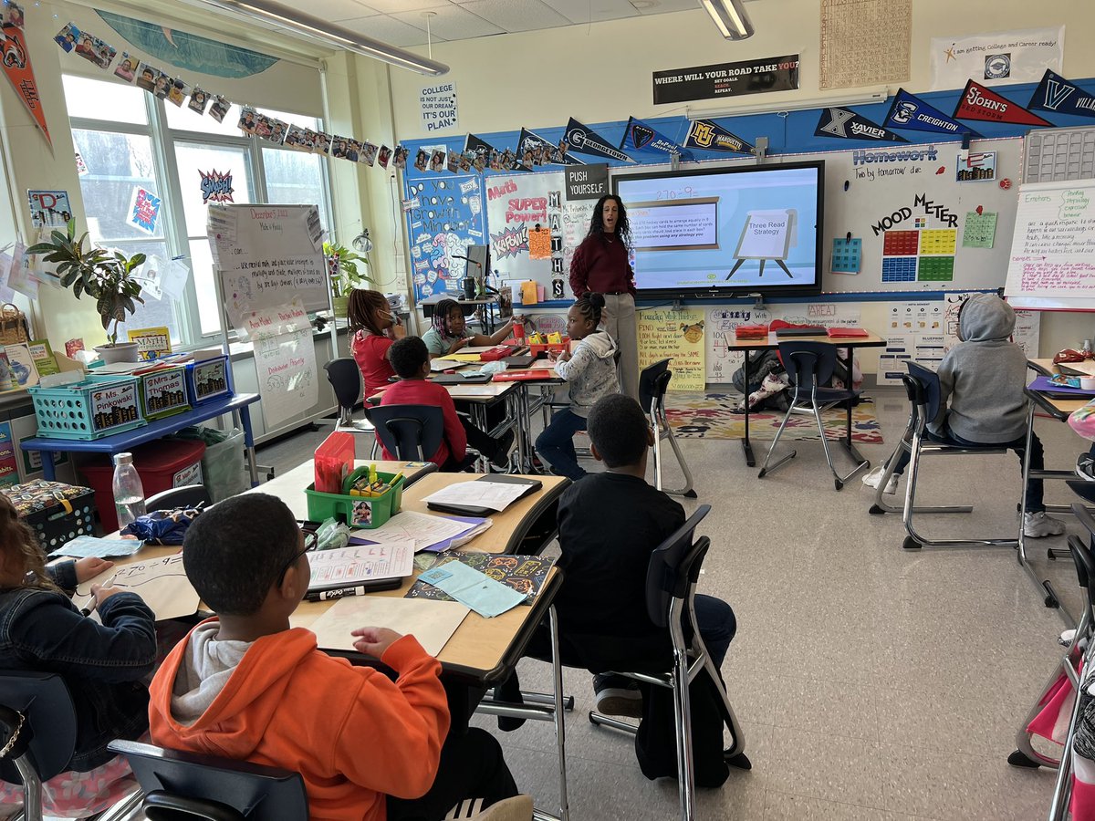 kga95aka's tweet photo. Thinking, learning, talking and listening … powerful education at Giffen ES. Thank Ms. Brown🙌🏾🙌🏾🙌🏾#allinforalbany @AHSFalconsNest @albanyschools https://t.co/ec6LKEWO27