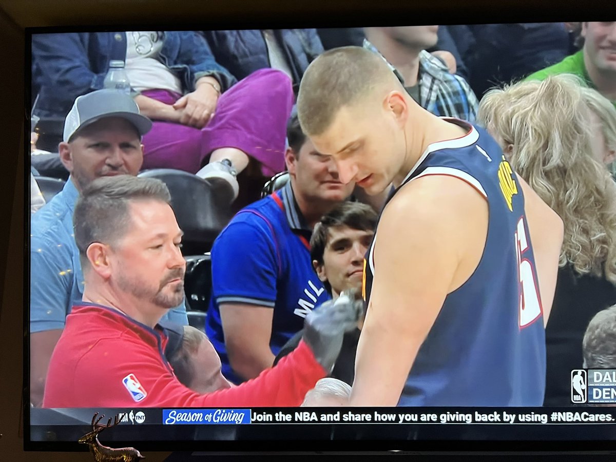 Daniel Schochor tweet media