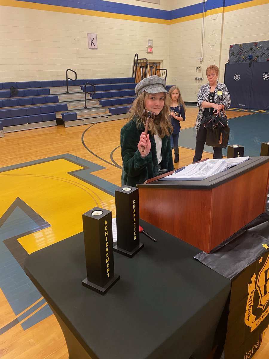 MichiganAvenueE's tweet photo. 🎉Congratulations to our 5th grade students that were inducted to the Beta Club on Monday!
#masrocks #oneteam https://t.co/3kLoOK51CA