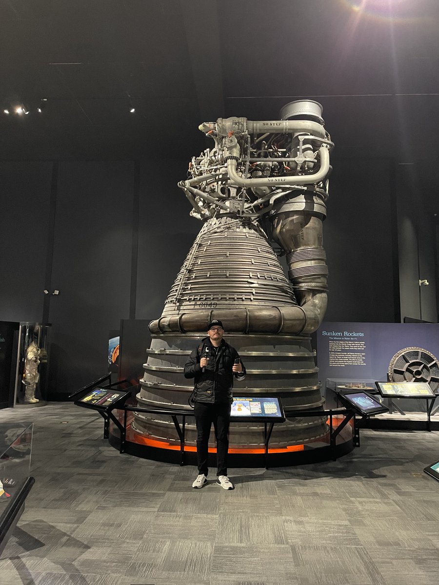 CoreyHosford's tweet photo. Me trying to launch Twitch chat into orbit. #Twitch #rocket #Turbski @Kay6MT https://t.co/LjGG5mYxvl