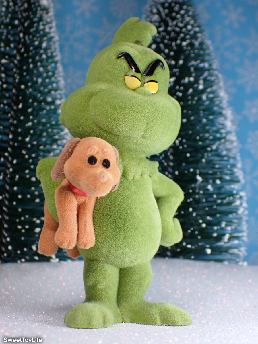 SweetToyLife1's tweet photo. “You’re a mean one, Mr. Grinch!” 🎶🎄✨
.
Here’s my entry for the #FunkoPhotoADayChallenge today! 💖 #green
.
#toyphotography #funkophotography #figurephotography #funko #funkopop #funkopops #december2022 #christmas #winter #holiday #holidays #christmasfunkos @originalfunko https://t.co/RPOvuWcAAQ