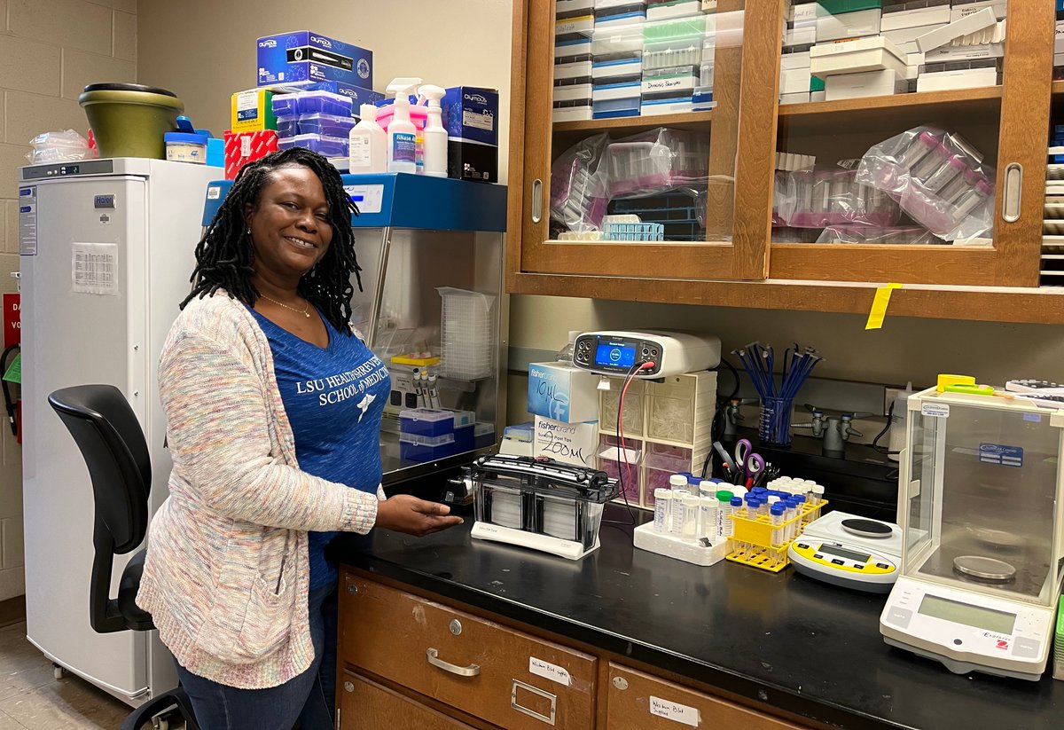 MaAlfaidi's tweet image. Exciting Day for Alfaidi Lab😍🥳🥳

We learnt today the 100-ways For your WB could go wrong😅😂🤣!!

Cheers to my brilliant MD student's Evan for Growing His Cells and Running WB, and to Quartina for all her excellence &amp;amp; organization skills♥️

#YetToCome 
#ScienceLove