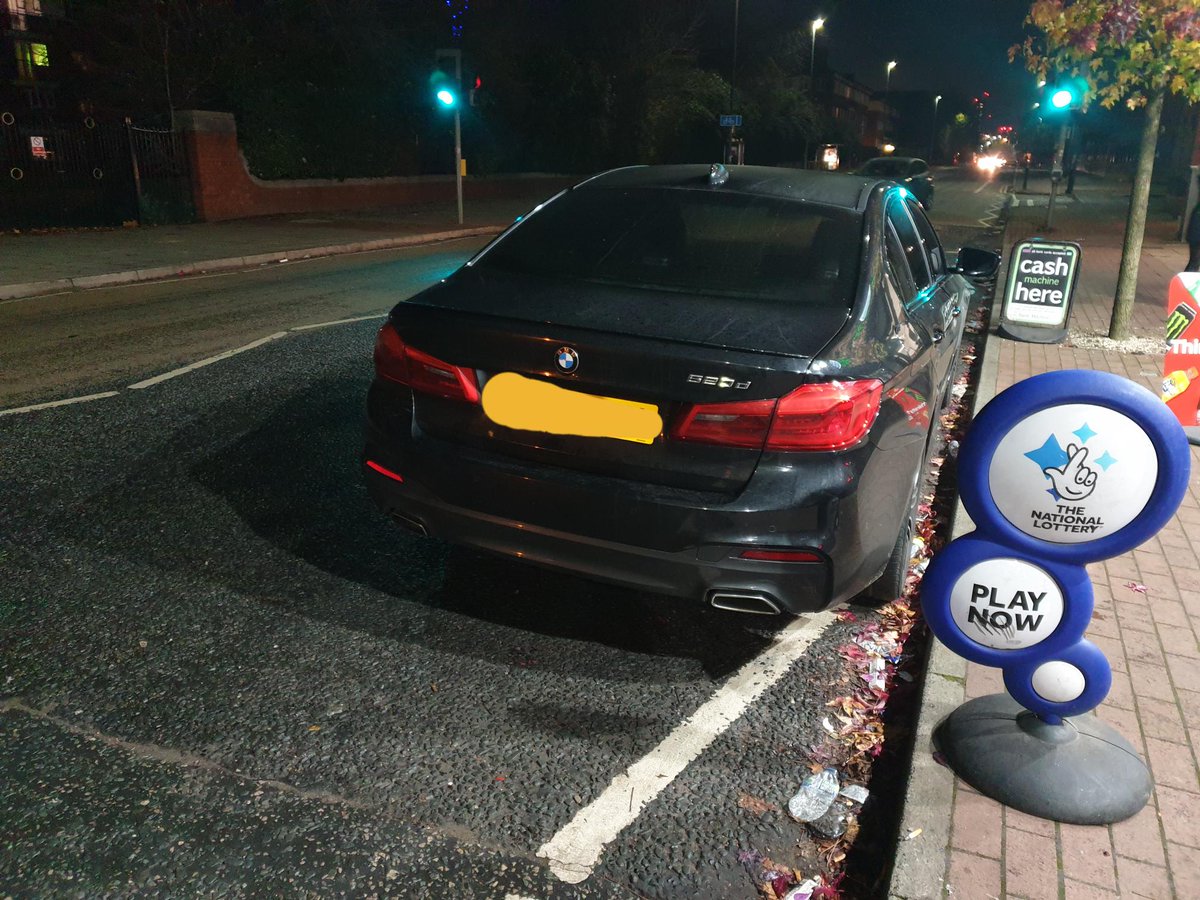 gmptraffic's tweet photo. #TrafficPCSOs in Salford spotted this vehicle on a pedestrian crossing
Driver believed under the influence of drugs
@gmptraffic #ZME54 attended
Driver Tested & Arrested
& further arrested PWITS Class A
Conveyed to custody x #TransportUnit
Vehicle seized UIC
TOR issued
#teamwork https://t.co/Q9Di7QACyw