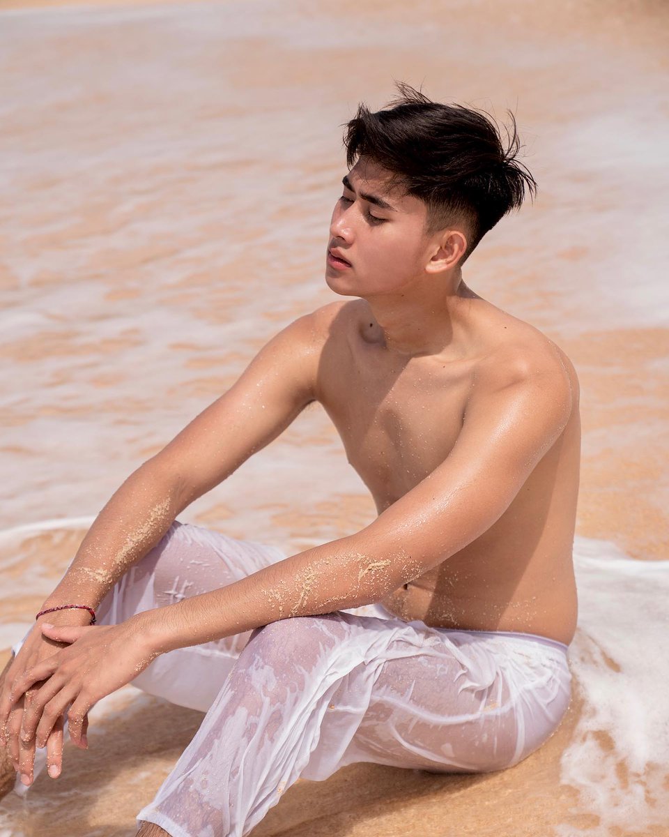 shirtlessboyid's tweet photo. Edwin Gusti 😍🤩 https://t.co/xglHAJzvfI