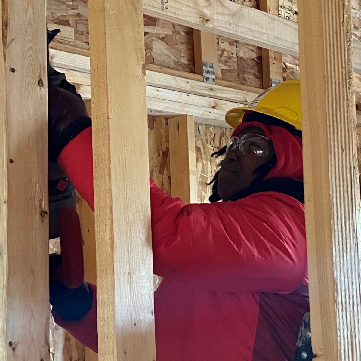 MidAmCarpenters's tweet image. Apprentices Dajeh Hawkins and Nakayla Warren of #Local662 are getting hands-on experience building a house in the Orchard Lakes subdivision of Belleville, Illinois. Shout-out to C.A. Jones, the largest home builder in St. Louis Metro East.
#UnionProud #CAJones