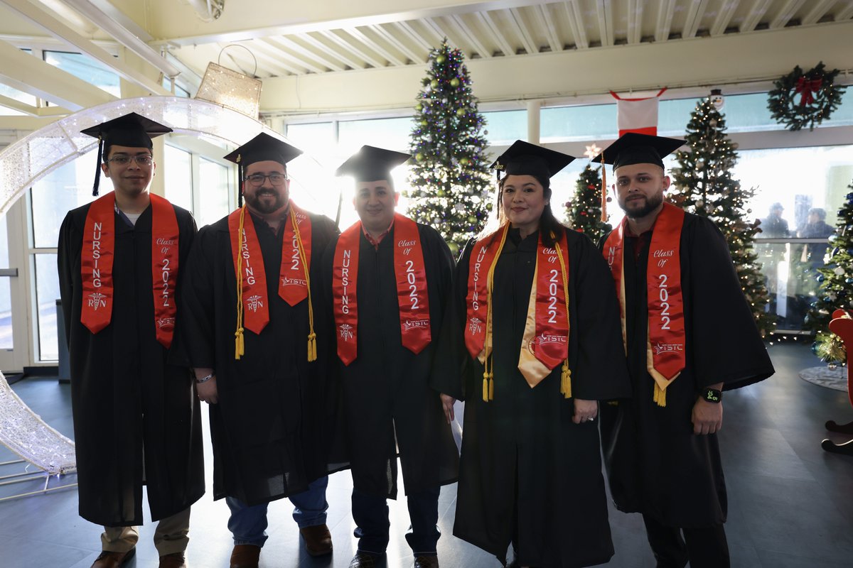 TSTCHarlingen's tweet photo. #FunFact Several of tonight’s graduates continued their education at TSTC and are earning an additional degree from TSTC, making them even more marketable! #TSTC2022 #TSTCgrad #TSTCproud https://t.co/dggOOjMU7d