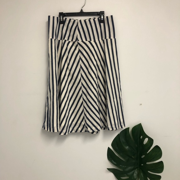 darphenix1's tweet photo. So good I had to share! Check out all the items I'm loving on @Poshmarkapp #poshmark #fashion #style #shopmycloset #montereyclub #avaviv #allisonjoy: https://t.co/q7nyZWQlUK https://t.co/9XuMe8UDj2