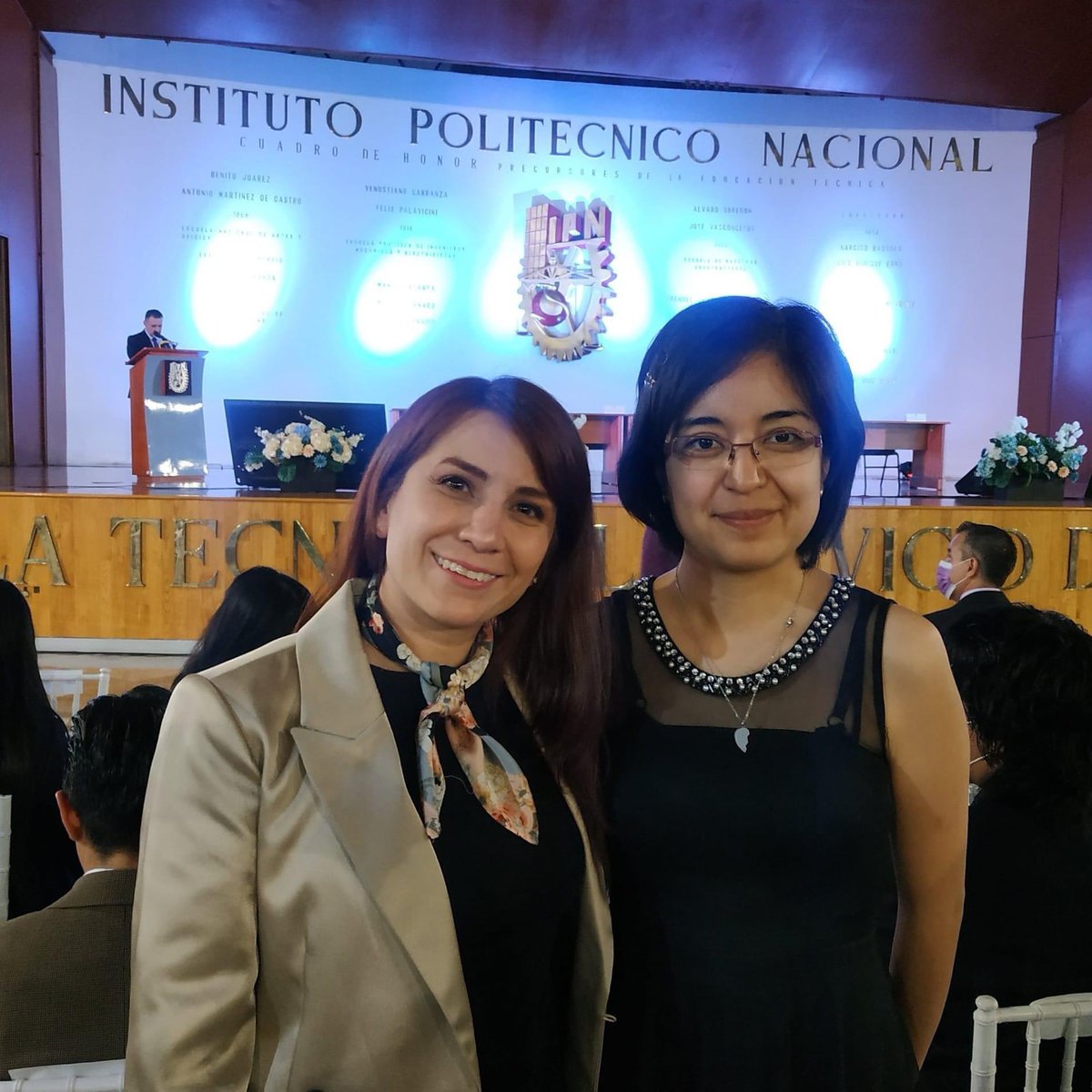 ipn_cmpl's tweet photo. Ceremonia de Premiación al mejor desempeño académico 2022. Adriana Gutiérrez y Danny Palomares. Felicidades! https://t.co/uec8aVYaA4