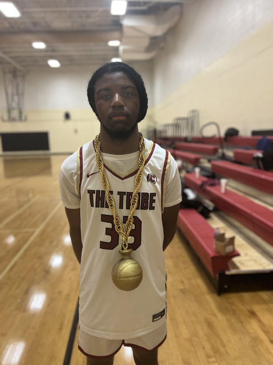 CoachMcKissic's tweet photo. #ChargeChain jr @DorianHardy24 has worn the charge chain 3 games in a row for taking the most charges in the game. It’s he #DirtyWork that cleans the game up so much! https://t.co/rq3fjdfA73