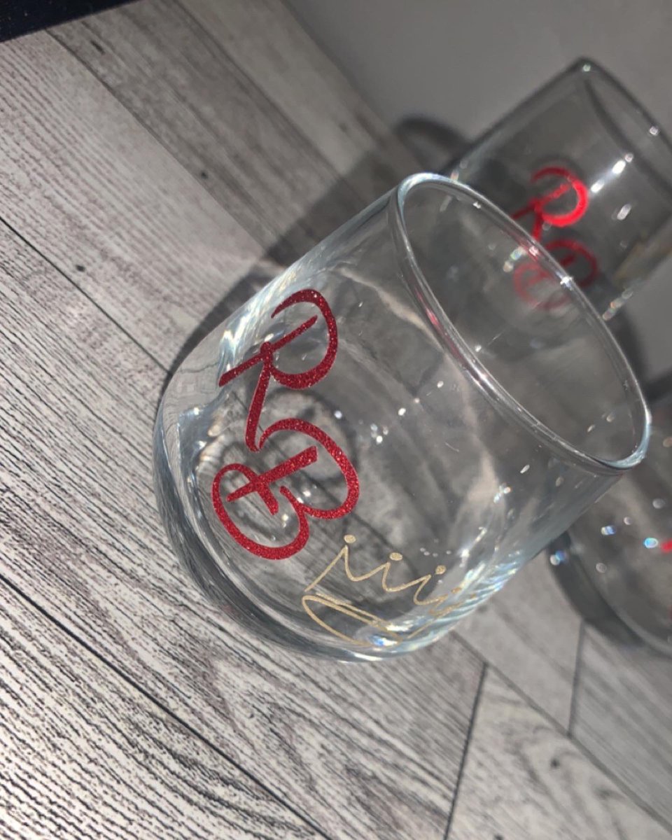 RoyaltyBaths's tweet photo. $5 shot glasses ONLY for the holidays!! Come take a shot with Royalty Baths for the holidays 🥃🎉 https://t.co/Q8GzFxT8Ap Go check out the WINTER WONDERLAND COLLECTION online to see all of our holiday items.! Don’t miss out guys 🤗🤗 #royaltybaths #royaltybathsllc #fyp #shots https://t.co/7nLmaCDQBX