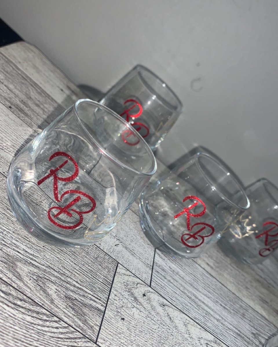 RoyaltyBaths's tweet photo. $5 shot glasses ONLY for the holidays!! Come take a shot with Royalty Baths for the holidays 🥃🎉 https://t.co/Q8GzFxT8Ap Go check out the WINTER WONDERLAND COLLECTION online to see all of our holiday items.! Don’t miss out guys 🤗🤗 #royaltybaths #royaltybathsllc #fyp #shots https://t.co/7nLmaCDQBX