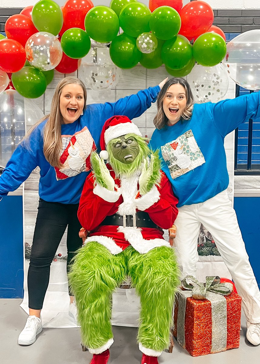 Abbie_Murray2's tweet photo. It’s the GRINCH 💚 @mrslaurengarner https://t.co/mKcSBCRkRv