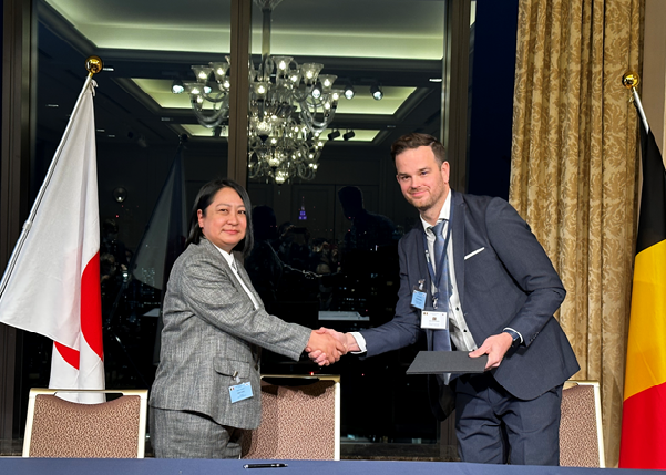 HexGeospatialJP's tweet photo. Hexagon SIGとオサシテクノスは、東京開催Belgian Economic Missionの一環として行われたセレモニーで、新しいパートナーシップに署名しました。このミッションは、技術革新と脱炭素化における持続可能なビジネスと投資の機会を支援するもので、ベルギーのアストリッド王女殿下がご出席されました。 https://t.co/rb1seKdCb9