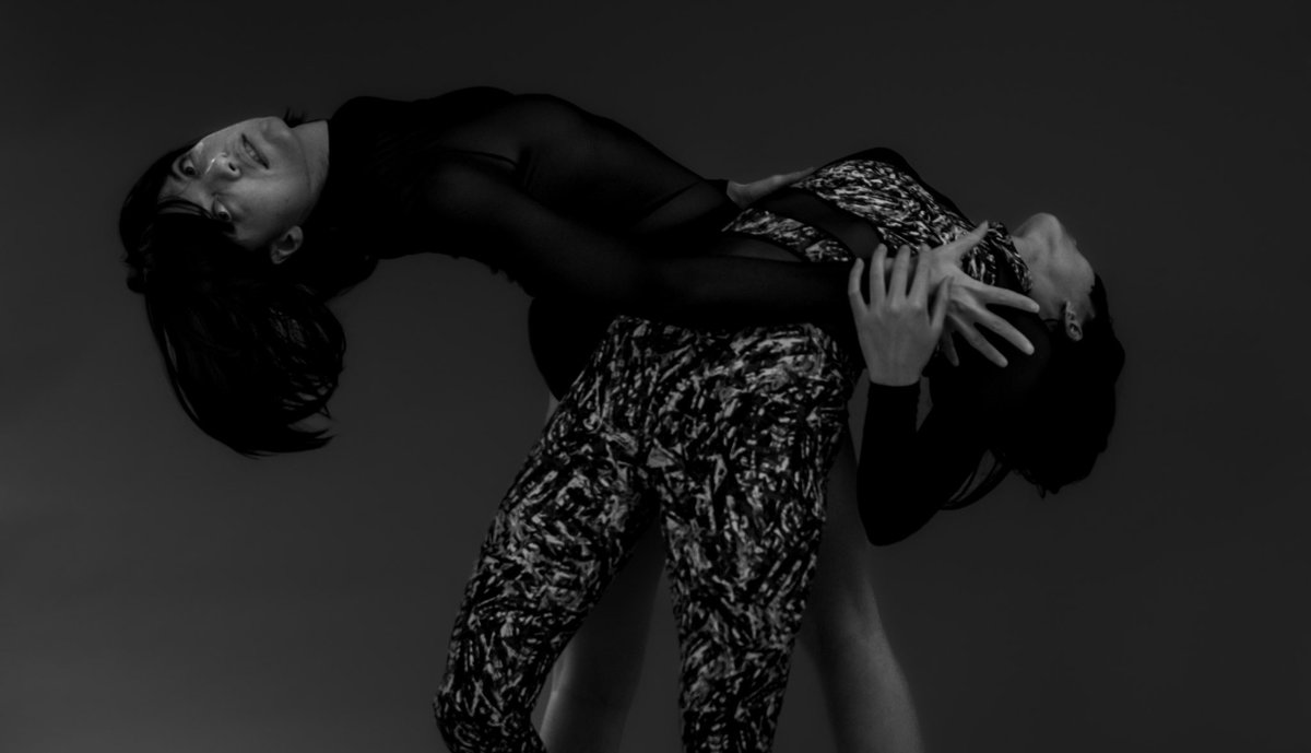 VORTEXonManor's tweet image. Consolation of Chaos by @CorpsMultiple opens THIS THURSDAY! 3 nights. Film, music, and dance intersect in reflection as the dancer meets the different parts of herself, virtually and physically. Check out our French pre-show offers at vortexrep.org 📸: @alexisramireztv