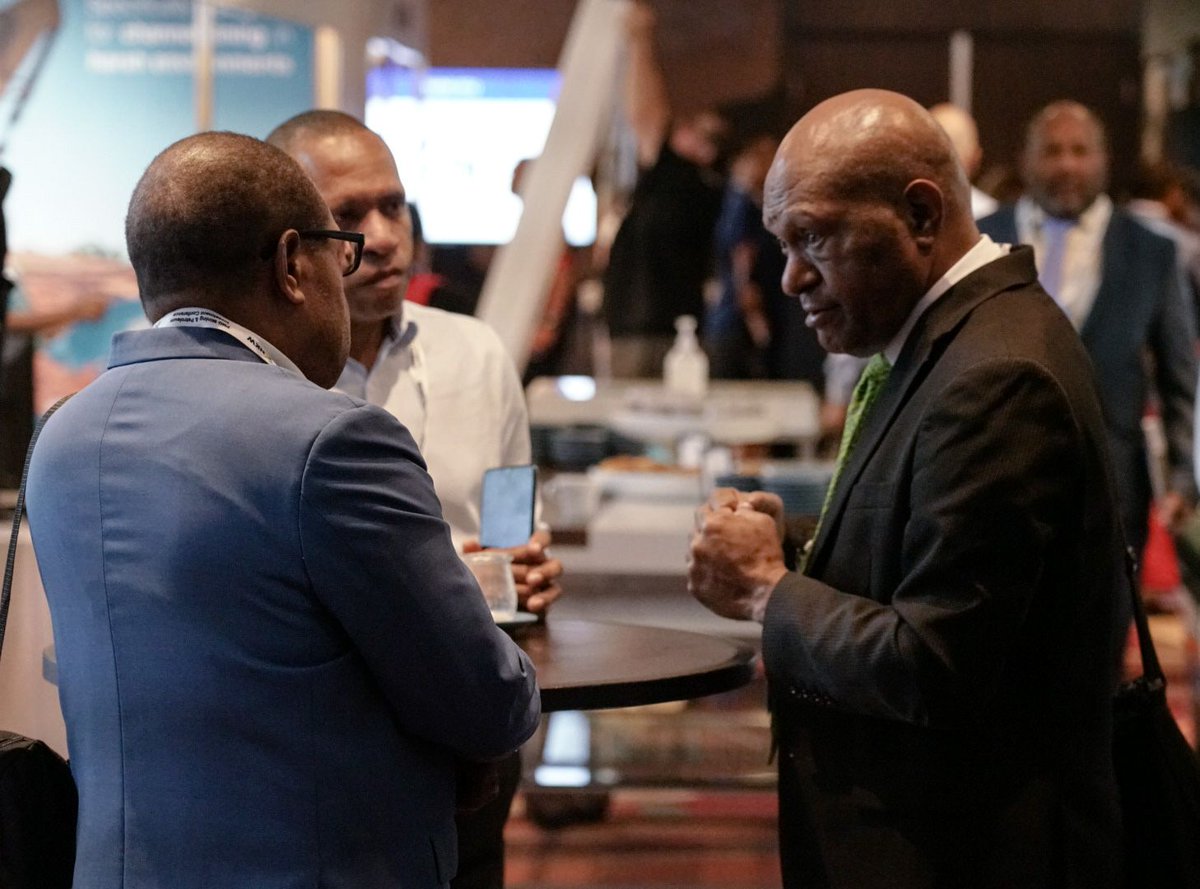 png_core's tweet photo. The 16th #PNG #MinPetConference has provided for the industry and associated professionals, an invaluable opportunity to network and market #PapuaNewGuinea as a destination for business and potential investment.

#PNGChamberMinPet #business #PNGmining #PNGresources #opportunity https://t.co/qb8H3RjHZd