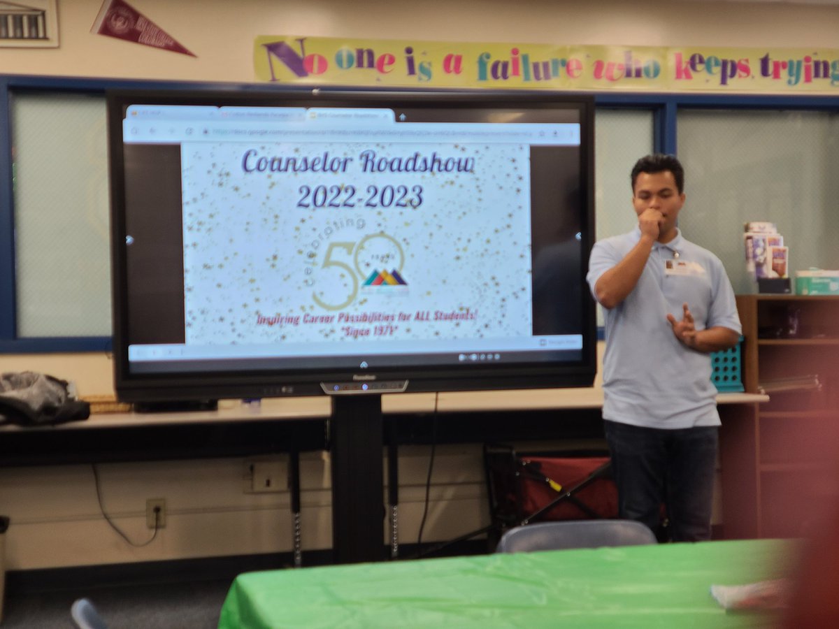 PHaro1031's tweet photo. CRYROP Counselor Road Show at BHS. Very informative for our middle and high school counselors. Great job by our CRYROP ambassadors. @lynettewsocial @CRYROP https://t.co/JJtYsS4OQu