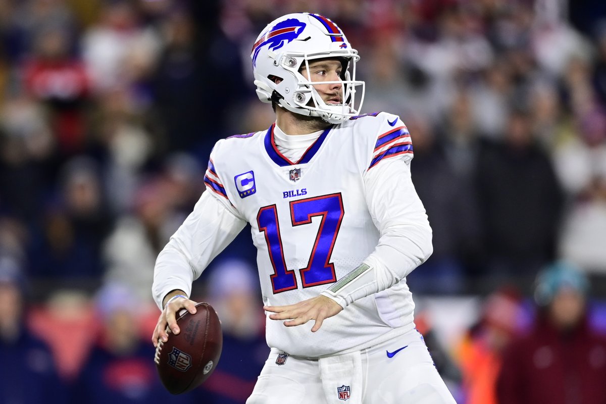 CBSSports's tweet photo. QBs with 3,400+ passing yards and 500+ rushing yards through first 12 team games of a season

2022 Josh Allen https://t.co/NuNYsNMWCj