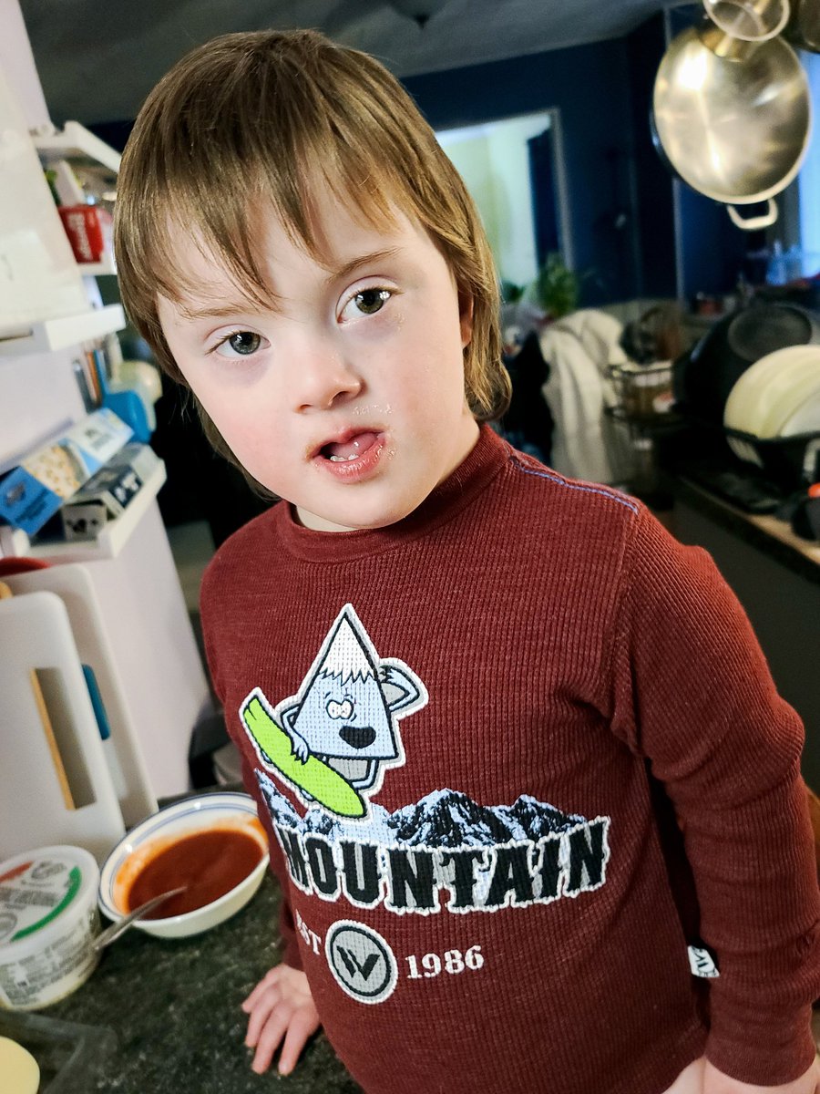 harukasan73's tweet photo. Joseph proudly showing off his air fryer pizza making skills.
#DownSyndrome
#lifeisbetterwithyou https://t.co/IUDlIvvDPz
