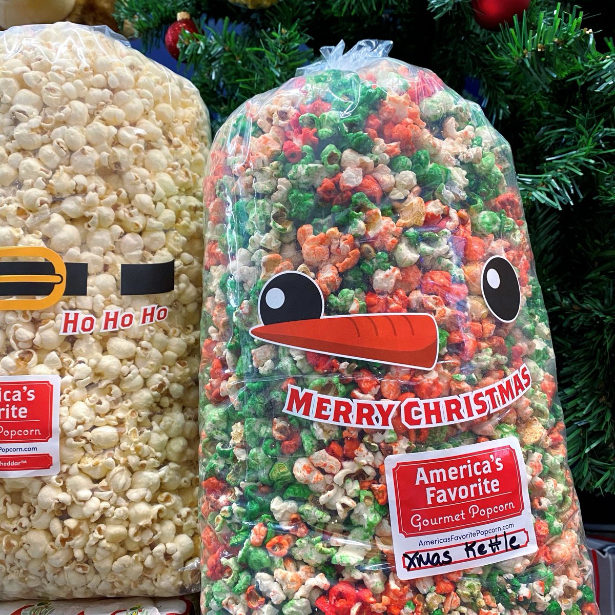 AFGPopcorn's tweet photo. Your favorite holiday is coming up fast! 🎄 Whether you're asking for gourmet popcorn or buying it as a gift for someone else this year, you're sure to find the perfect flavor on our website. 🍿❤️

#christmas #christmasgift #giftidea #gourmetpopcorn #americasfavoritepopcorn https://t.co/QqHq7JAoFP