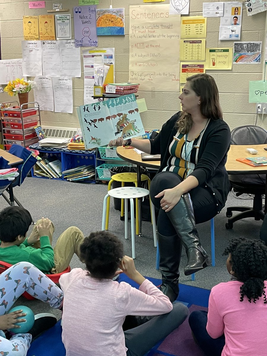TeachThinkn's tweet photo. In Mrs.Wind’s class, students unpacked POG communicator skills as they worked on their initial responses to a Native American myth to prepare for a Socratic Seminar later this week. Look at those communicators as they turn &amp; talk! #fcpsPOGPOL #POGSquad https://t.co/BEhKwtInrq