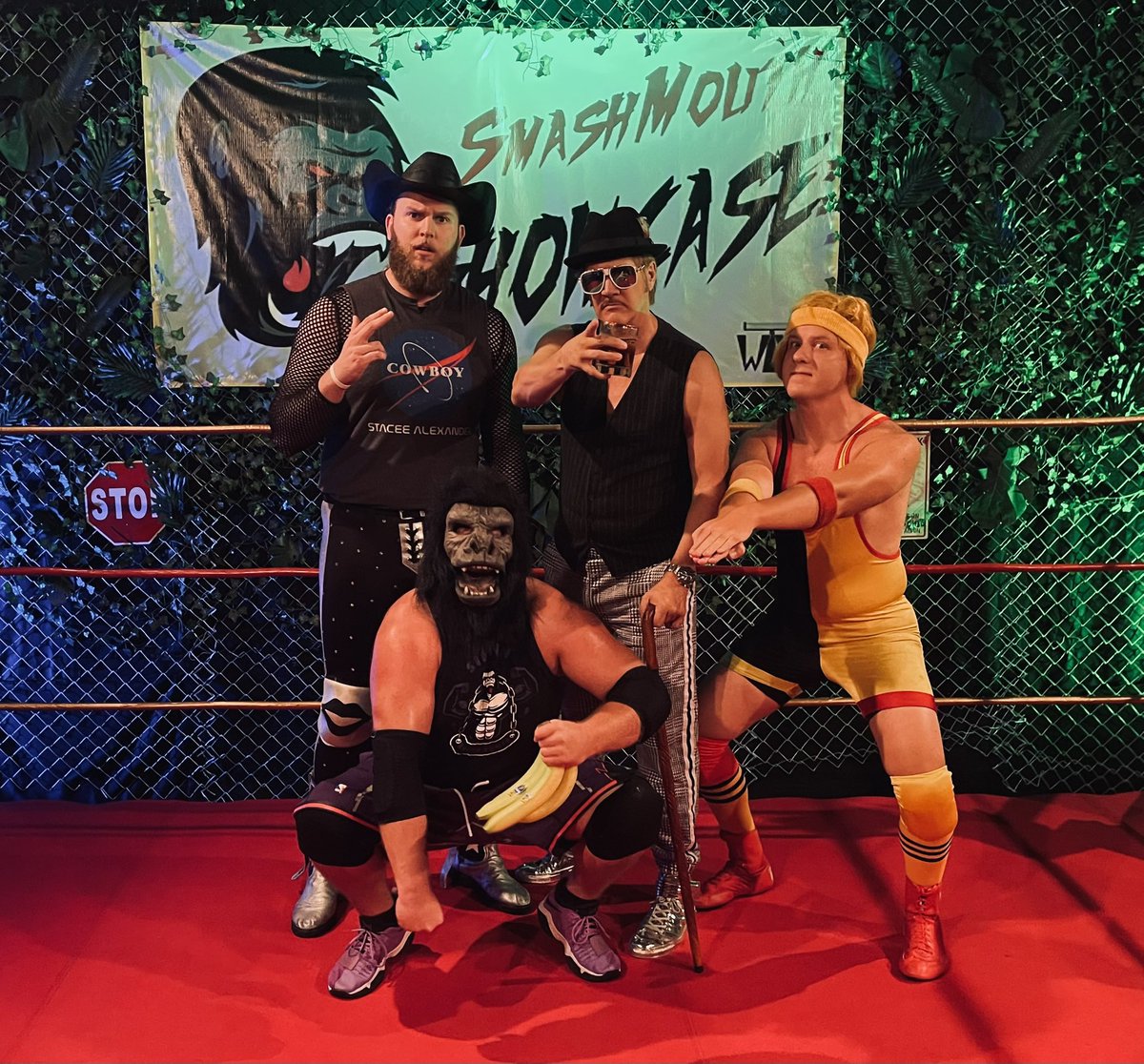 SmashMouthWWT's tweet image. TEAM PICS!!! Who Survived?!?! Go watch #TeamMcLaw vs #TeamHowe at #WWTSurvival now on youtu.be/N7J02XYLMVQ